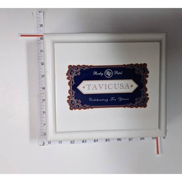 Empty Cigar box for Crafts Storage Purse Making Guitars Juggling Trinkets Herb - Picture 1 of 1